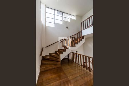 Casa de condomínio à venda com 651m², 4 quartos e 6 vagasCorredor