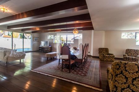 Casa de condomínio à venda com 651m², 4 quartos e 6 vagasSala de Jantar