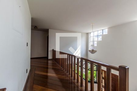 Casa de condomínio à venda com 651m², 4 quartos e 6 vagasCorredor