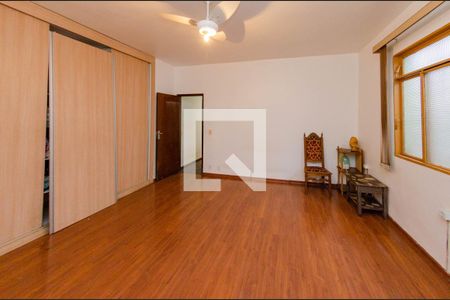 Casa à venda com 230m², 3 quartos e 4 vagas Casa à venda com 230m², 3 quartos e 4 vagasSuíte