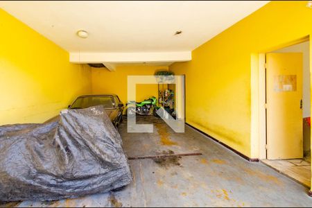 Casa à venda com 230m², 3 quartos e 4 vagas Casa à venda com 230m², 3 quartos e 4 vagasGaragem