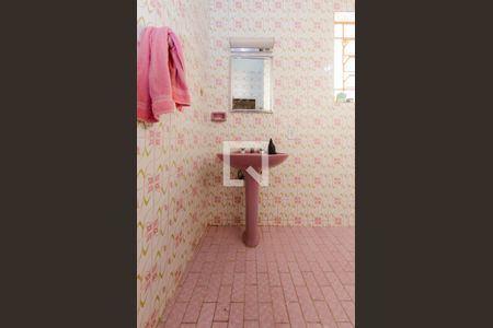 Casa à venda com 230m², 3 quartos e 4 vagas Casa à venda com 230m², 3 quartos e 4 vagasBanheiro suíte