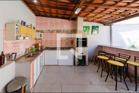 Casa à venda com 230m², 3 quartos e 4 vagas Casa à venda com 230m², 3 quartos e 4 vagasÁrea de churrasco