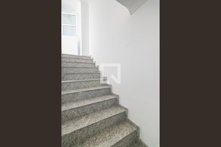 Apartamento para alugar com 120m², 2 quartos e 1 vagaEscada