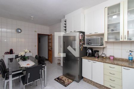 Casa à venda com 240m², 4 quartos e 5 vagas Casa à venda com 240m², 4 quartos e 5 vagasCozinha