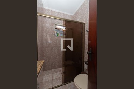 Casa à venda com 240m², 4 quartos e 5 vagas Casa à venda com 240m², 4 quartos e 5 vagasBanheiro Social