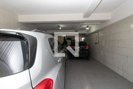 Casa à venda com 240m², 4 quartos e 5 vagas Casa à venda com 240m², 4 quartos e 5 vagasGaragem