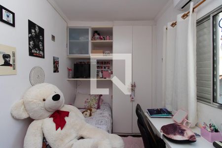 Casa à venda com 240m², 4 quartos e 5 vagas Casa à venda com 240m², 4 quartos e 5 vagasQuarto 2