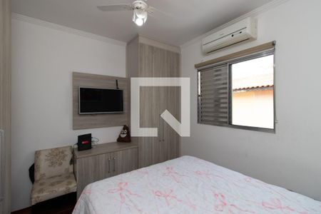 Casa à venda com 240m², 4 quartos e 5 vagas Casa à venda com 240m², 4 quartos e 5 vagasQuarto 1