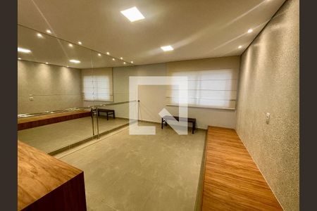 Apartamento para alugar com 54m², 2 quartos e 1 vaga Apartamento para alugar com 54m², 2 quartos e 1 vagaÁrea comum - Sala de dança