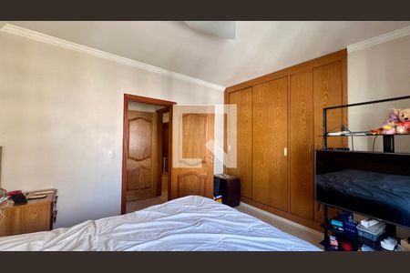 Apartamento à venda com 201m², 3 quartos e 2 vagasQuarto 1