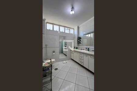 Apartamento à venda com 201m², 3 quartos e 2 vagasBanheiro