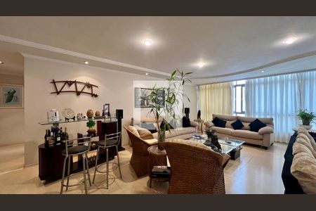 Apartamento à venda com 201m², 3 quartos e 2 vagasSala