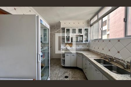 Apartamento à venda com 201m², 3 quartos e 2 vagasCozinha