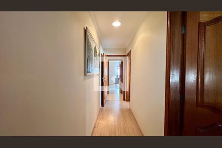 Apartamento à venda com 201m², 3 quartos e 2 vagasCorredor