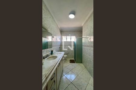 Apartamento à venda com 201m², 3 quartos e 2 vagasBanheiro da Suíte