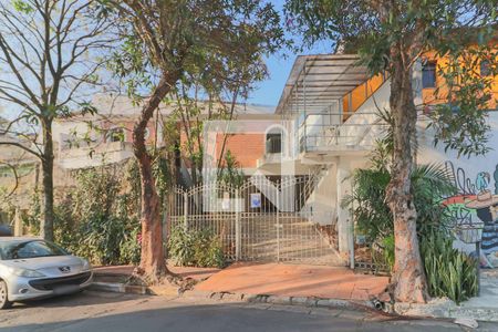 Casa para alugar com 287m², 3 quartos e 4 vagas Casa para alugar com 287m², 3 quartos e 4 vagasFachada Plaquinha QR CODE