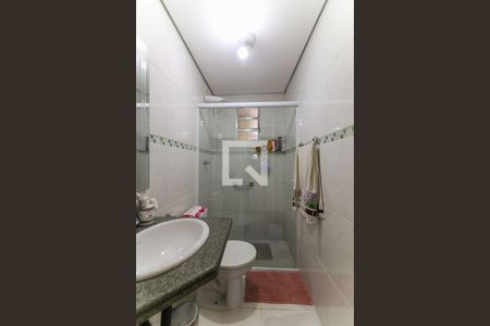 Casa à venda com 130m², 2 quartos e 2 vagasBanheiro do Quarto 2