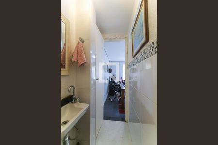 Casa à venda com 130m², 2 quartos e 2 vagasLavabo