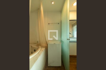 Apartamento à venda com 61m², 1 quarto e 2 vagasBanheiro da Suíte