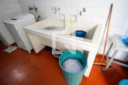 Casa à venda com 300m², 5 quartos e 4 vagas Casa à venda com 300m², 5 quartos e 4 vagasÁrea de Serviço