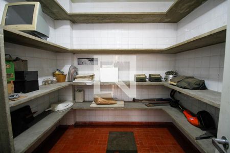 Casa à venda com 300m², 5 quartos e 4 vagas Casa à venda com 300m², 5 quartos e 4 vagasÁrea de Serviço