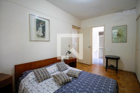 Casa à venda com 300m², 5 quartos e 4 vagas Casa à venda com 300m², 5 quartos e 4 vagasSuíte