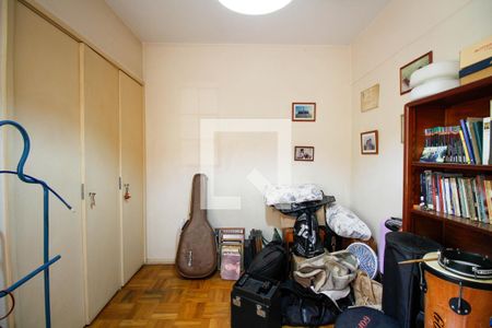 Casa à venda com 300m², 5 quartos e 4 vagas Casa à venda com 300m², 5 quartos e 4 vagasQuarto 1