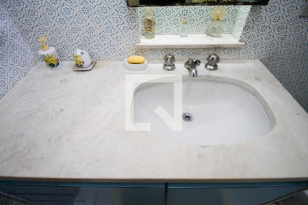 Casa à venda com 300m², 5 quartos e 4 vagas Casa à venda com 300m², 5 quartos e 4 vagasBanheiro Social 2