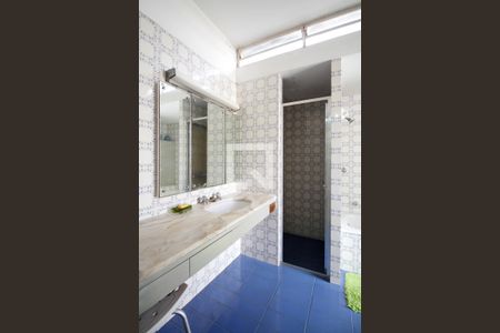 Casa à venda com 300m², 5 quartos e 4 vagas Casa à venda com 300m², 5 quartos e 4 vagasBanheiro da Suíte