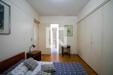 Casa à venda com 300m², 5 quartos e 4 vagas Casa à venda com 300m², 5 quartos e 4 vagasSuíte