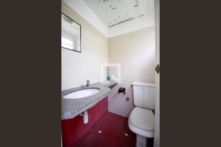 Casa à venda com 300m², 5 quartos e 4 vagas Casa à venda com 300m², 5 quartos e 4 vagasLavabo