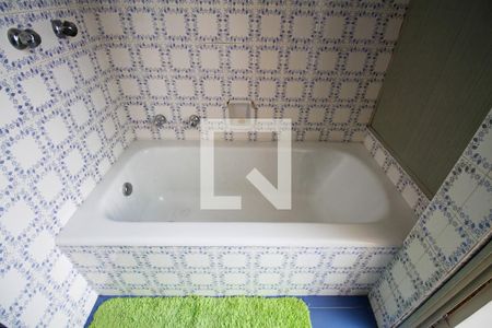 Casa à venda com 300m², 5 quartos e 4 vagas Casa à venda com 300m², 5 quartos e 4 vagasBanheiro da Suíte