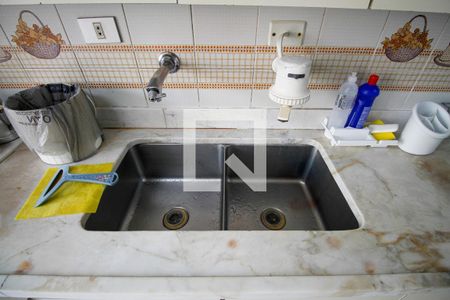 Casa à venda com 300m², 5 quartos e 4 vagas Casa à venda com 300m², 5 quartos e 4 vagasCozinha