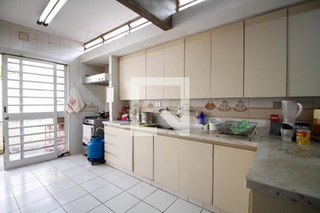 Casa à venda com 300m², 5 quartos e 4 vagas Casa à venda com 300m², 5 quartos e 4 vagasCozinha