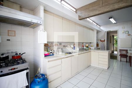 Casa à venda com 300m², 5 quartos e 4 vagas Casa à venda com 300m², 5 quartos e 4 vagasCozinha