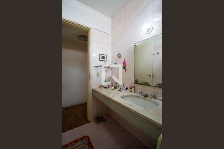 Casa à venda com 300m², 5 quartos e 4 vagas Casa à venda com 300m², 5 quartos e 4 vagasBanheiro Social 1