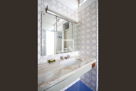 Casa à venda com 300m², 5 quartos e 4 vagas Casa à venda com 300m², 5 quartos e 4 vagasBanheiro da Suíte