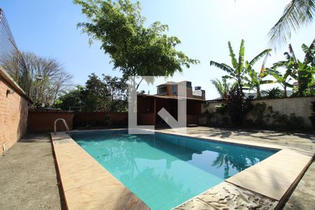 Casa à venda com 410m², 4 quartos e 5 vagasQuintal - Piscina/churrasqueira