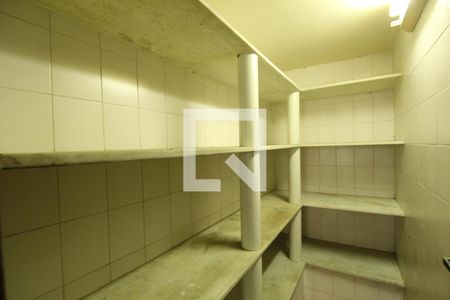 Casa à venda com 410m², 4 quartos e 5 vagasDependência - Despensa