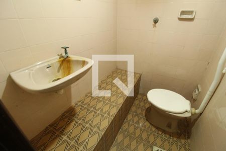 Casa à venda com 410m², 4 quartos e 5 vagasDependência - Banheiro