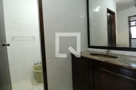 Casa à venda com 410m², 4 quartos e 5 vagasBanheiro social