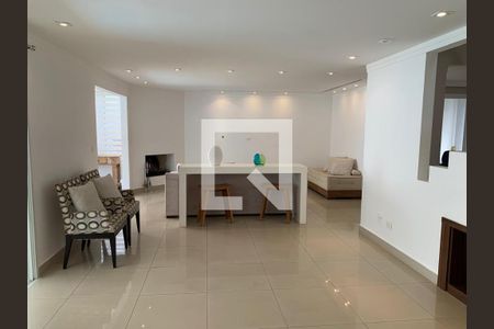 Sala de casa de condomínio à venda com 3 quartos, 360m² em Tamboré, Santana de Parnaíba