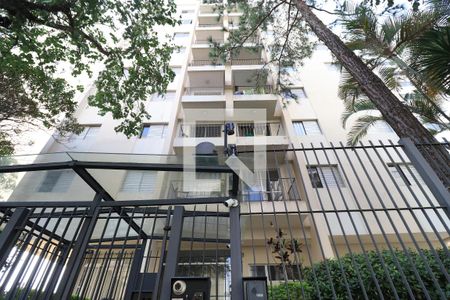Apartamento para alugar com 50m², 2 quartos e 1 vagaFachada e portaria