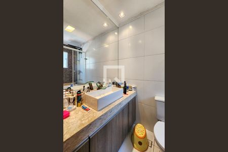 Casa à venda com 220m², 3 quartos e 5 vagasBanheiro da Suíte 1