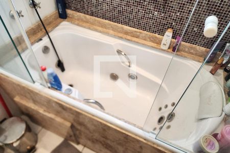 Casa à venda com 220m², 3 quartos e 5 vagasBanheiro da Suíte 1