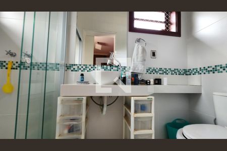 Casa de condomínio à venda com 538m², 5 quartos e 3 vagas Casa de condomínio à venda com 538m², 5 quartos e 3 vagasBanheiro Suíte 1