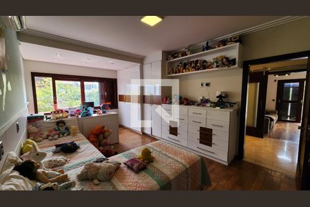 Casa de condomínio à venda com 538m², 5 quartos e 3 vagas Casa de condomínio à venda com 538m², 5 quartos e 3 vagasSuíte 2