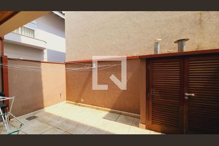 Casa de condomínio à venda com 538m², 5 quartos e 3 vagas Casa de condomínio à venda com 538m², 5 quartos e 3 vagasLavanderia