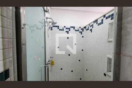 Casa de condomínio à venda com 538m², 5 quartos e 3 vagas Casa de condomínio à venda com 538m², 5 quartos e 3 vagasBanheiro Suíte 2